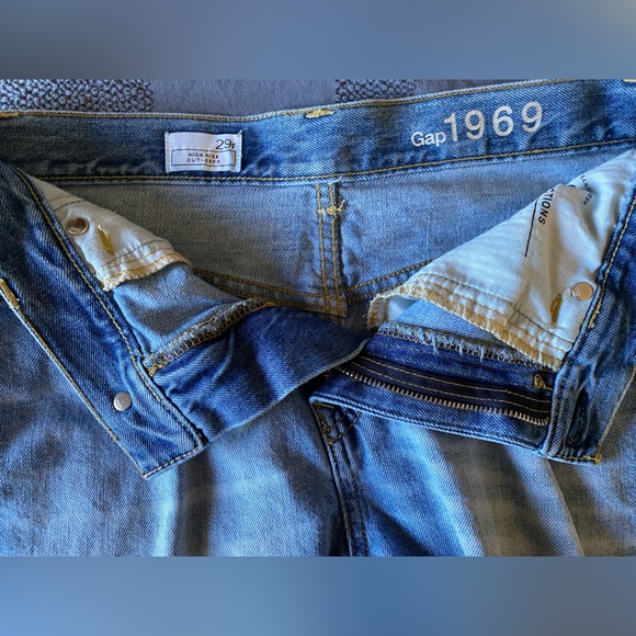 Gap | High-rise Cheeky Jean Shorts | size 29 - Picture 3 of 3